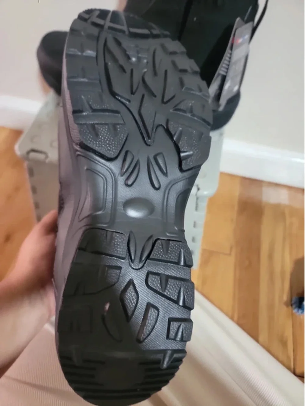 Mens size 10 snow boots